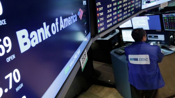 An IMC specialist works at his post where Bank of America is traded on the floor of the New York Stock Exchange Thursday, Aug. 21, 2014 - Sputnik International
