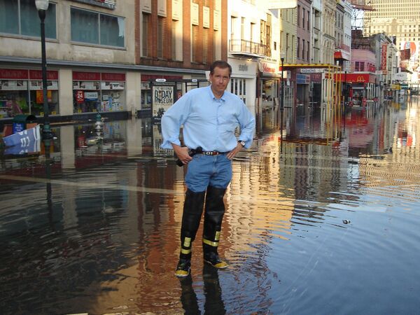 Brian Williams reports from a flooded New Orleans in the aftermath of Hurricane Katrina in 2005. Brian Williams reports from a flooded New Orleans in the aftermath of Hurricane Katrina in 2005. - Sputnik International