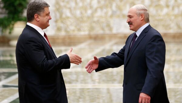 Petro Poroshenko and Alexander Lukashenko - Sputnik International