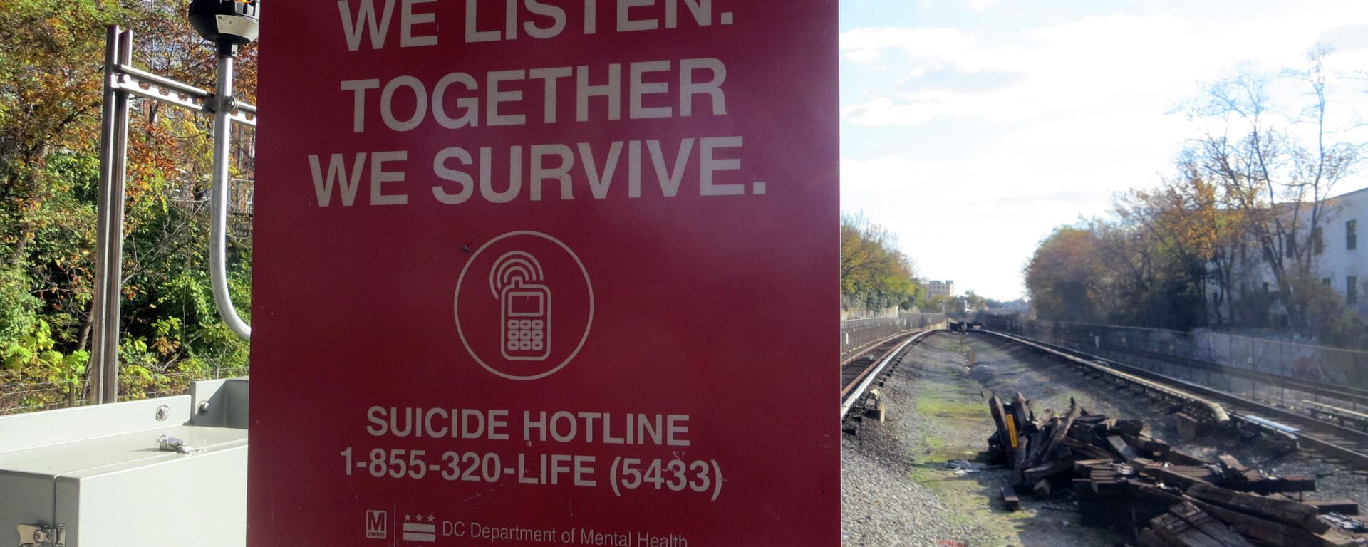 Suicide Hotline Sign in Washington DC - Sputnik International, 1920, 29.08.2021
