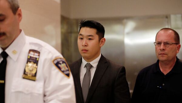 Peter Liang, the New York City police officer convicted in the shooting death of Akai Gurley in the stairwell of a Brooklyn housing project. - Sputnik International