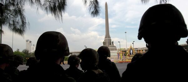 Thai soldiers stand guard at Victory Monument in Bangkok, Thailand Thai soldiers stand guard at Victory Monument in Bangkok, Thailand - Sputnik International