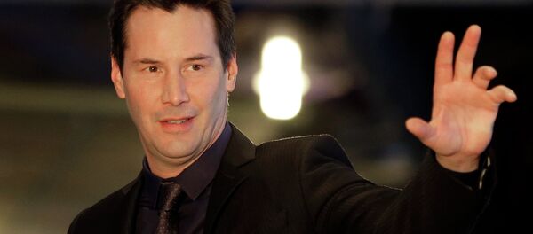 Keanu Reeves gave up his sit to a woman on the subway - Sputnik International
