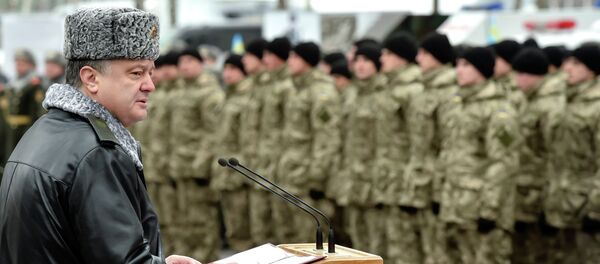 Ukraine's President Poroshenko speaks at National Guard Training Center Ukraine's President Poroshenko speaks at National Guard Training Center - Sputnik International