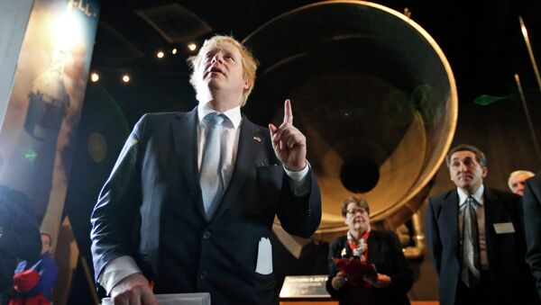 London Mayor Boris Johnson, left, during a visit to the Smithsonian National Air and Space Museum, Thursday, Feb. 12, 2015 in Washington, D.C. - Sputnik International