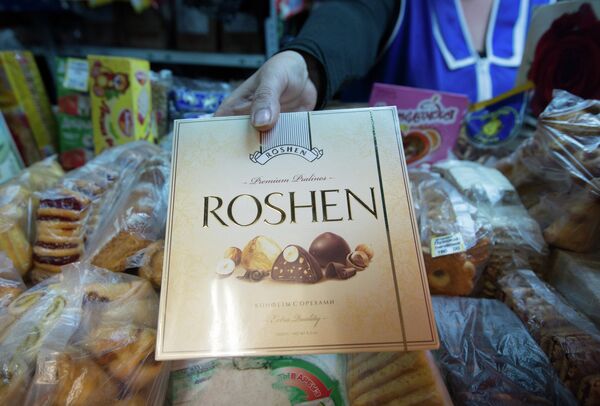 Box of Roshen chocolates, just part of the Ukrainian president's business empire. Box of Roshen chocolates, just part of the Ukrainian president's business empire. - Sputnik International