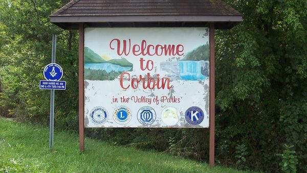 The welcome sign for Corbin, Kentucky, population 7,400 where Jason Hendrix is believed to have killed his parents and sister - Sputnik International