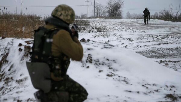 Ukrainian armed forces take their position near Debaltseve, eastern Ukraine February 16, 2015 - Sputnik International