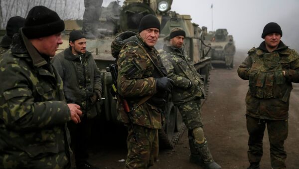 Members of the Ukrainian armed forces are seen not far from Debaltseve, eastern Ukraine February 15, 2015 - Sputnik International
