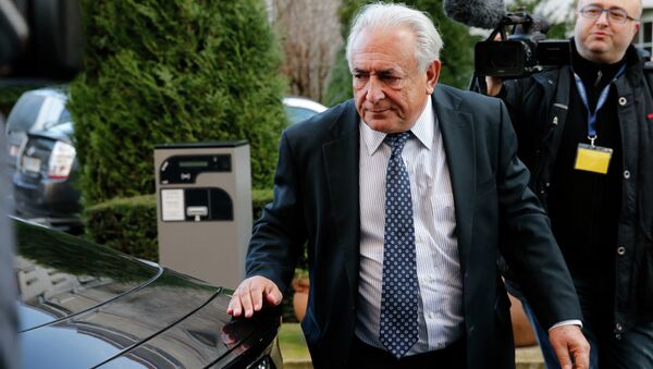 Former IMF head Dominique Strauss-Kahn returns to his hotel after attending the trial in the so-called Carlton Affair, in Lille, February 17, 2015 - Sputnik International