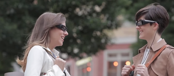 SmartEyeglass connects wirelessly to users’ smartphones and uses holographic wavelength technology to project information before the wearers’ eyes. SmartEyeglass connects wirelessly to users’ smartphones and uses holographic wavelength technology to project information before the wearers’ eyes. - Sputnik International