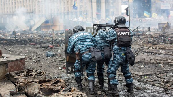 Police officers are seen on Maidan Nezalezhnosti square in Kiev, where clashes began between protesters and the police - Sputnik International