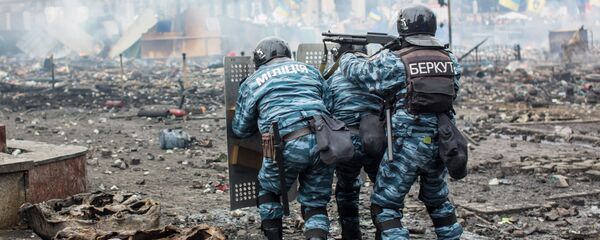 Police officers are seen on Maidan Nezalezhnosti square in Kiev, where clashes began between protesters and the police - Sputnik International