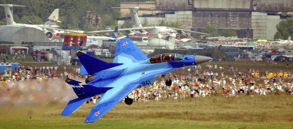 Russian MiG-29K takes off at the MAKS 2007 Air Show at Zhukovsky airfield outside Moscow Russian MiG-29K takes off at the MAKS 2007 Air Show at Zhukovsky airfield outside Moscow - Sputnik International