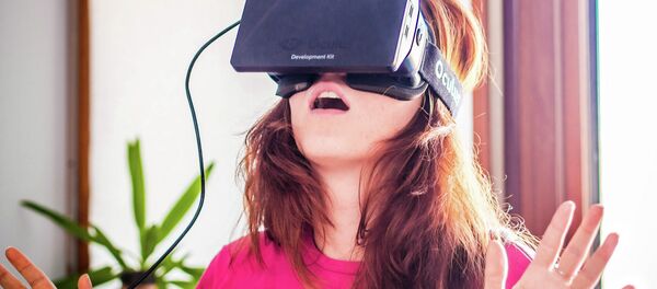 Apple is working on its own version of Oculus and the Samsung Gear VR. Apple is working on its own version of Oculus and the Samsung Gear VR. - Sputnik International