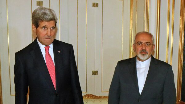 U.S. Secretary of State John Kerry and Iranian Foreign Minister Mohammad Javad Zarif in November, 2014. - Sputnik International