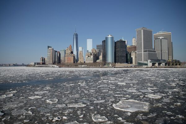 Ice flows pass through New York Harbor. Ice flows pass through New York Harbor. - Sputnik International