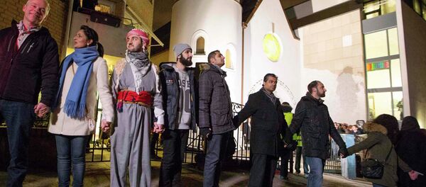 Muslims join hands - Sputnik International