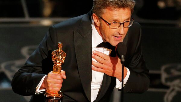 Director Pawel Pawlikowski holds his Oscar for best foreign language film at the 87th Academy Awards in Hollywood, California February 22, 2015. - Sputnik International