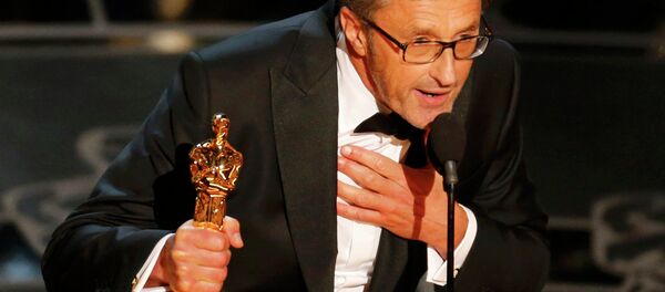 Director Pawel Pawlikowski holds his Oscar for best foreign language film at the 87th Academy Awards in Hollywood, California February 22, 2015. Director Pawel Pawlikowski holds his Oscar for best foreign language film at the 87th Academy Awards in Hollywood, California February 22, 2015. - Sputnik International