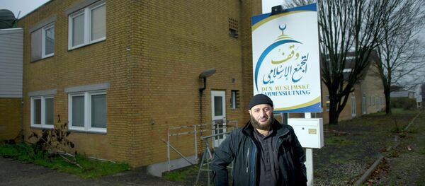 Oussama el-Saadi, chairman of the mosque at Grimhojvej, outside of Aarhus Oussama el-Saadi, chairman of the mosque at Grimhojvej, outside of Aarhus - Sputnik International
