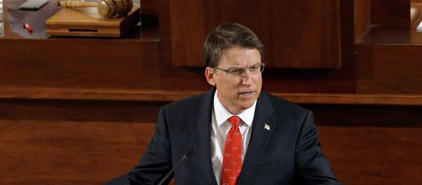 Gov. Pat McCrory delivers his State of the State address to a joint session of the General Assembly, Wednesday, Feb. 4, 2015 in Raleigh, N.C. - Sputnik International