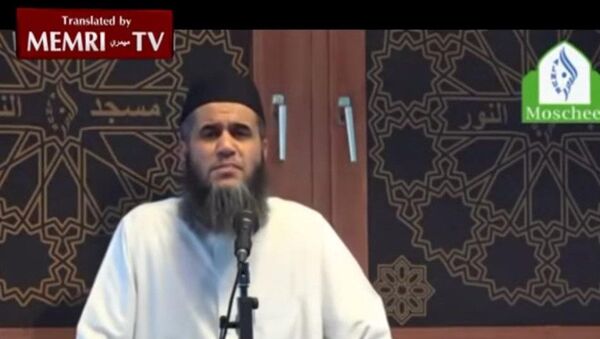 Abu Bilal Ismail speaking at Berlin's Al Nusra mosque - Sputnik International