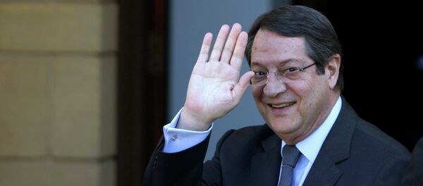 Cyprus President Nicos Anastasiades waves - Sputnik International