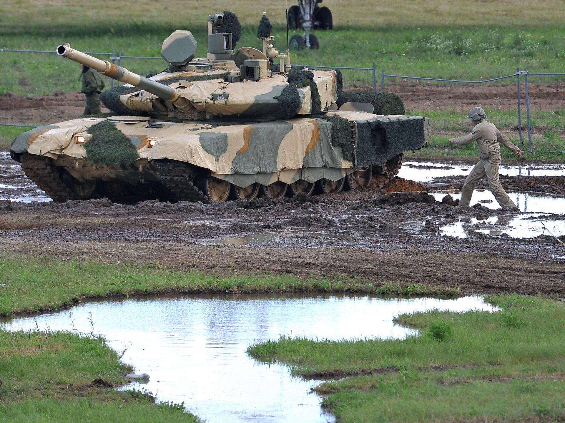 Protective camouflage 'cape' developed for Russian tanks - Defence Connect
