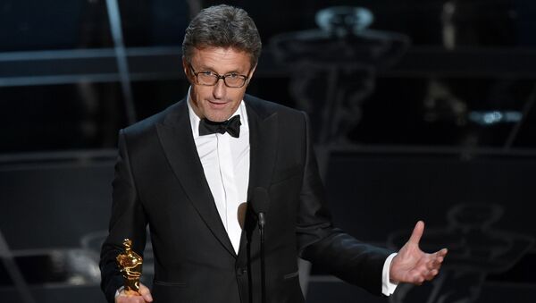 Pawel Pawlikowski accepts the award for best foreign language film for “Ida” at the Oscars - Sputnik International