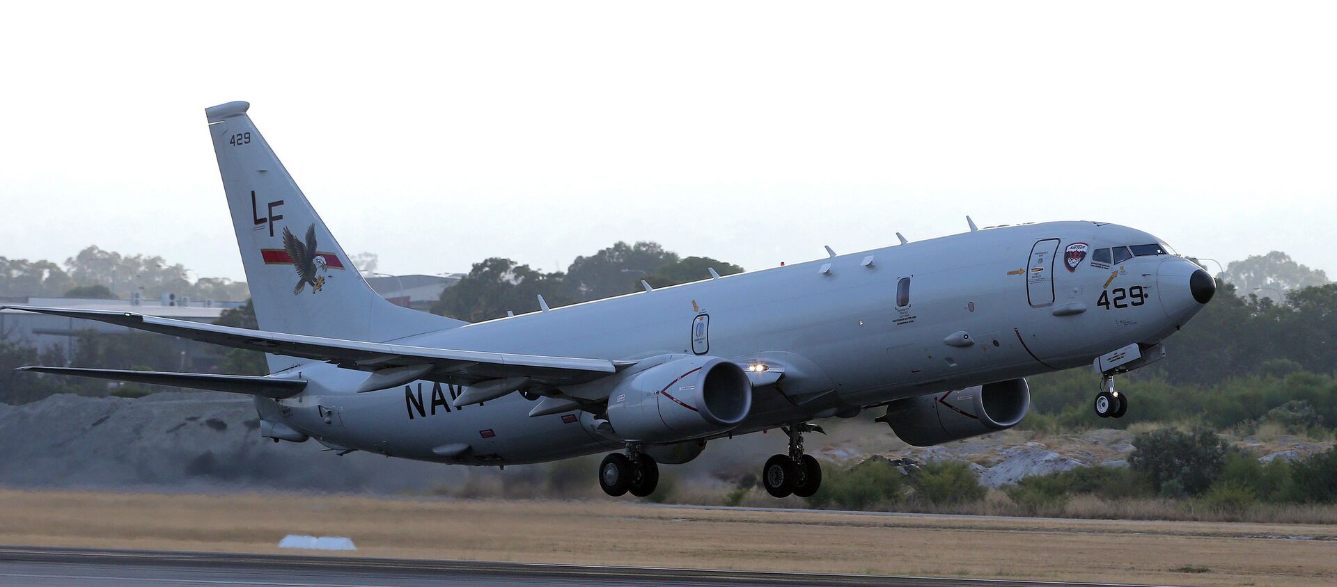 A US Navy P-8 Poseidon takes off from Perth Airport in 2014. - Sputnik International, 1920, 03.06.2021