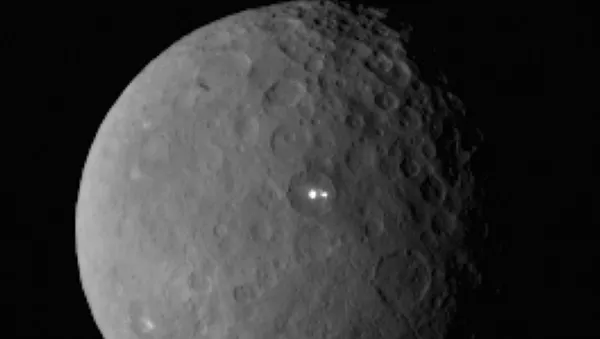 Two bright lights on the surface of dwarf planet Ceres - Sputnik International