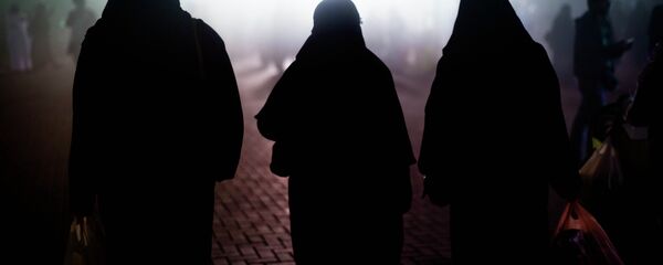 The United Arab Emirates must urgently release three women who campaigned for the release of a political prisoner and have been held in police custody without access to the outside world, Amnesty International said in a statement The United Arab Emirates must urgently release three women who campaigned for the release of a political prisoner and have been held in police custody without access to the outside world, Amnesty International said in a statement - Sputnik International