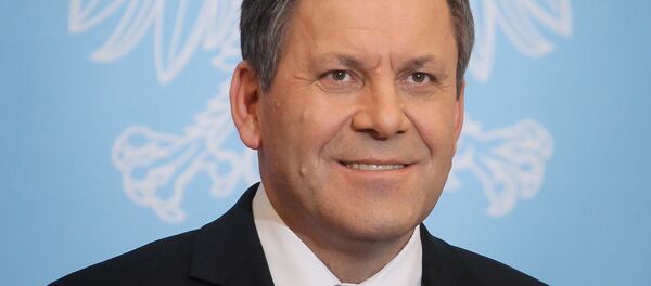 Polish Deputy Prime Minister Janusz Piechocinski told Reuters news agency on Tuesday that he is disappointed with Ukraine's failure to make headway in establishing a democratic political system, adding that the country's economic collapse threatens Poland's security. - Sputnik International