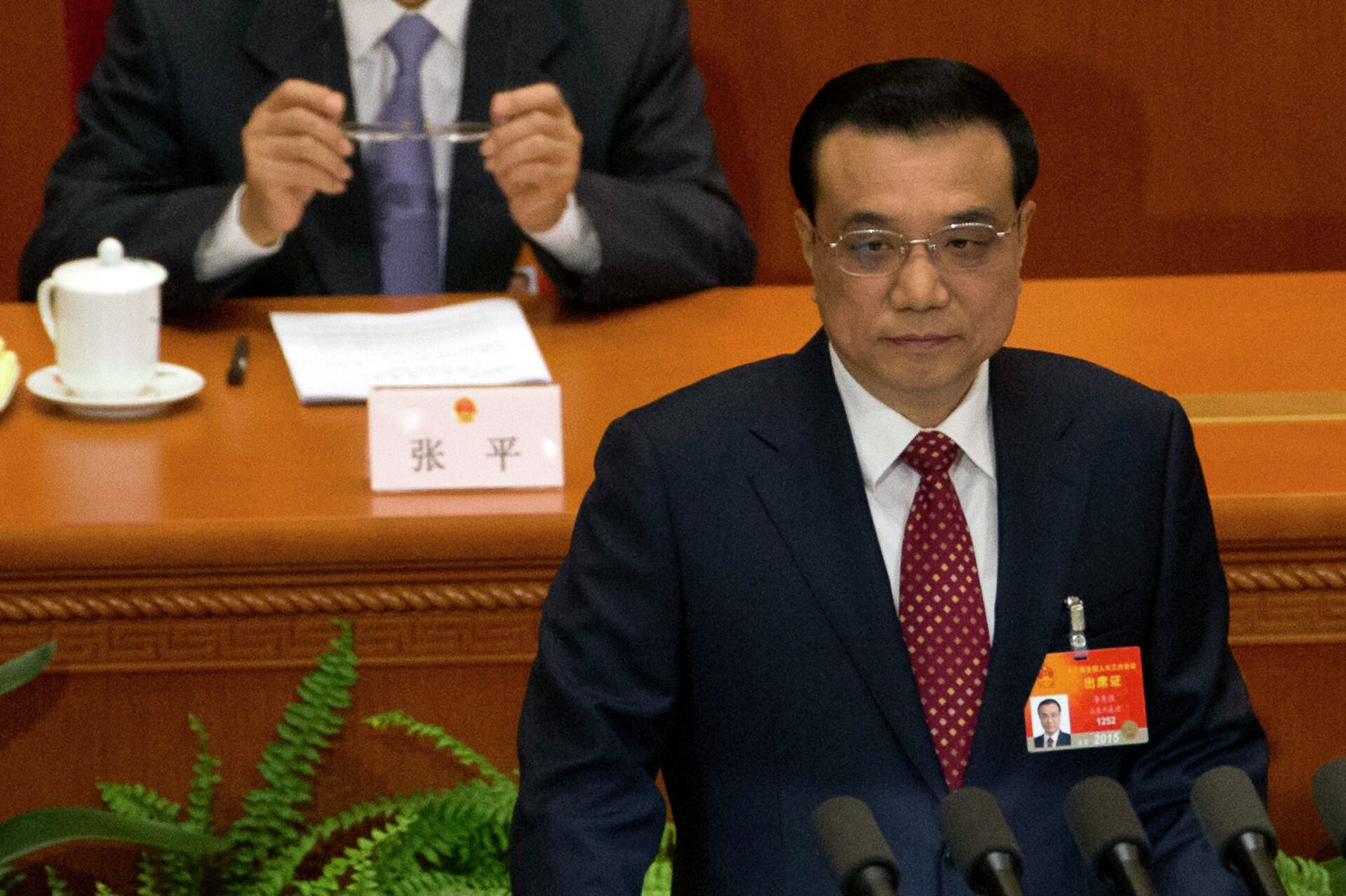 Chinese Premier Li Keqiang delivers the work report during the opening session of the National People's Congress at the Great Hall of the People in Beijing, Thursday, March 5, 2015 - Sputnik International, 1920, 27.10.2023