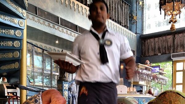 Waiter in Dubai - Sputnik International