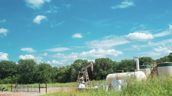 Oil pump jack operating in Oklahoma - Sputnik International