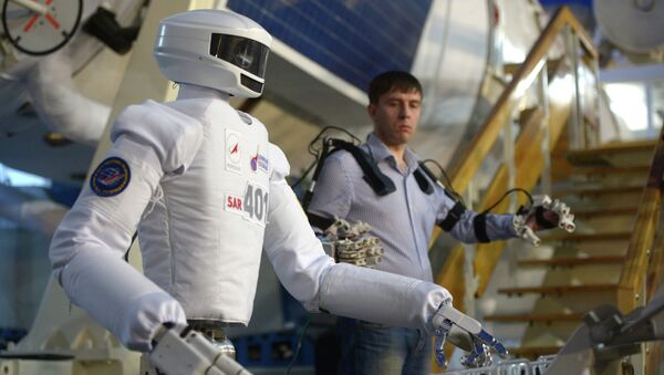Russian cosmonaut robot displayed at Cosmonauts Training Center - Sputnik International