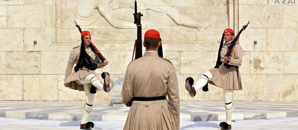 Soldiers outside parliament  in Athens, Greece - Sputnik International