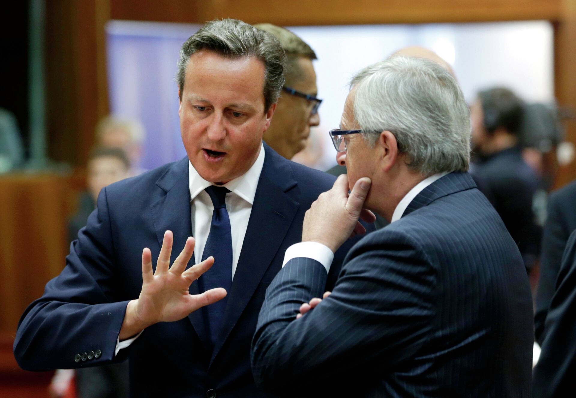 'They Asked Me to Shut Up': Juncker Claims Cameron Told Him Not to Interfere in UK's Brexit Debate - Sputnik International, 1920, 19.04.2021
