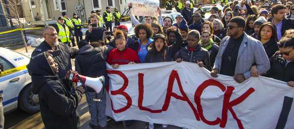 Rally Outside Tony Robinson's Home Rally Outside Tony Robinson's Home - Sputnik International