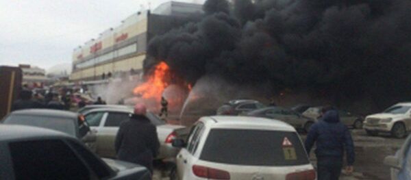 The 43,000-sqare feet Admiral shopping mall caught fire earlier Wednesday. - Sputnik International