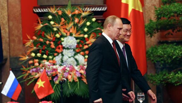 Russian President Vladimir Putin and Vietnamese President Truong Tan Sang - Sputnik International