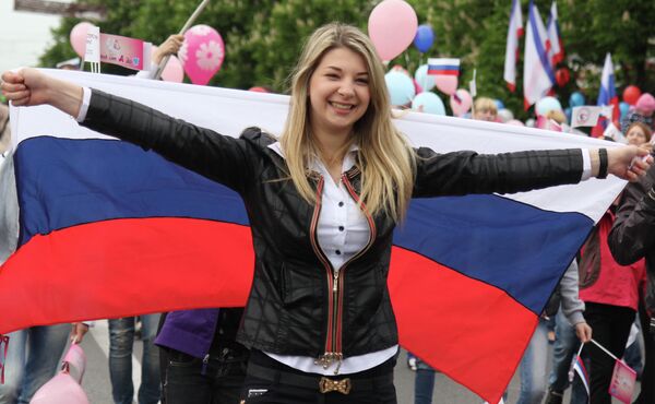 A participants of the May Day demonstration in Simferopol A participants of the May Day demonstration in Simferopol - Sputnik International
