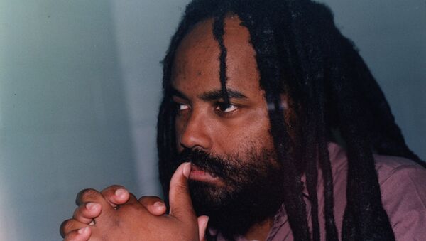 Mumia Abu-Jamal in prison in 1998 - Sputnik International