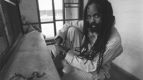 Mumia Abu-Jamal in prison circa 1998 - Sputnik International