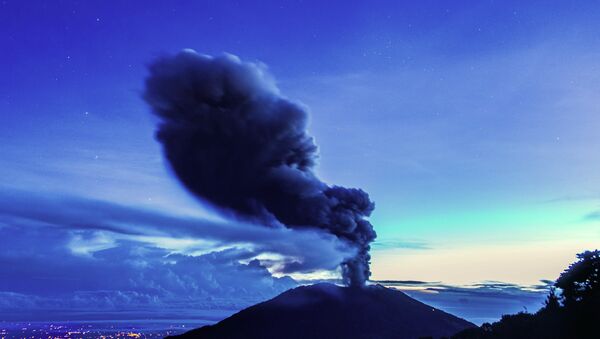 The Turrialba volcano, located in the Costa Rican province of Cartago, about 35km southwest of San Jose, spews ash on November 1, 2014 - Sputnik International