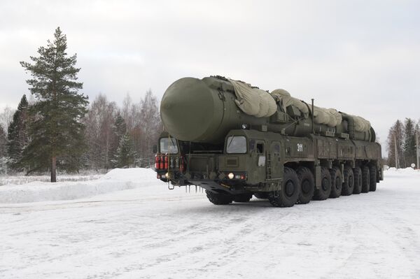 Yars MIRV-equipped ICBM, on its mobile Kamaz transporter Yars MIRV-equipped ICBM, on its mobile Kamaz transporter - Sputnik International