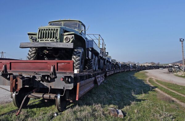 Military machinery prepared for shipment to Ukraine Military machinery prepared for shipment to Ukraine - Sputnik International