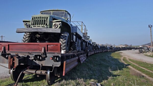 Military machinery prepared for shipment to Ukraine - Sputnik International